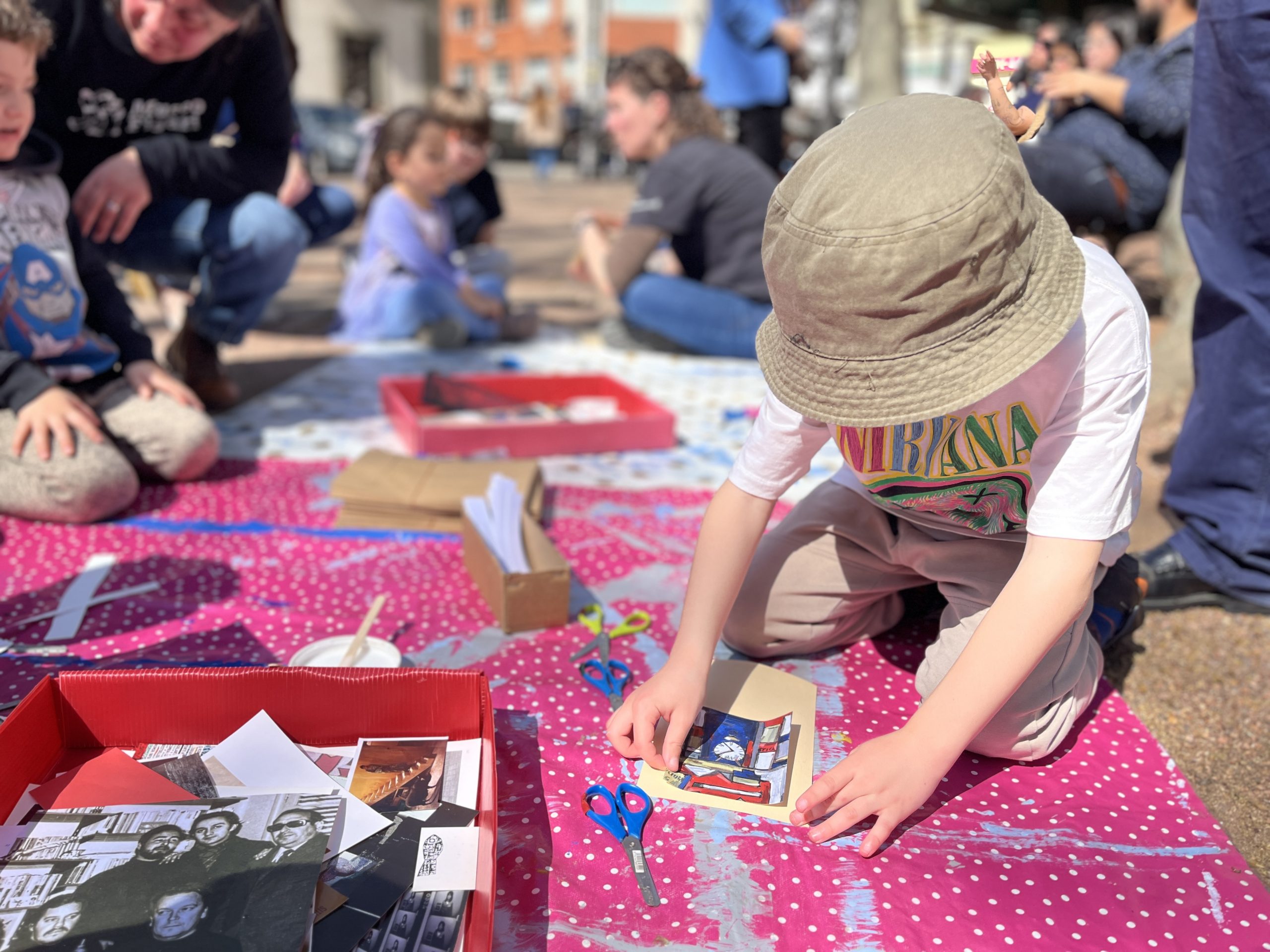 Travesías Creativas: Postales de Primavera en la Plaza Matriz | 22 de setiembre